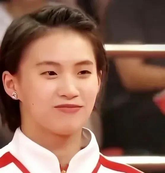 中国女跳水选手斩获金牌殊荣 中国女跳水选手斩获金牌殊荣