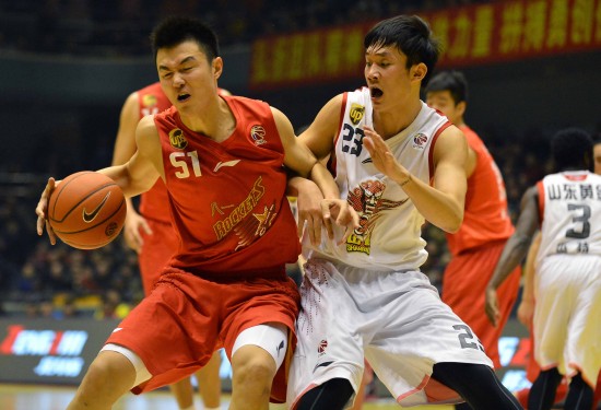 球场上的风暴!双方激烈对抗,演绎精彩篇章的简单介绍 球场上的风暴!双方激烈对抗,演绎精彩篇章的简单介绍