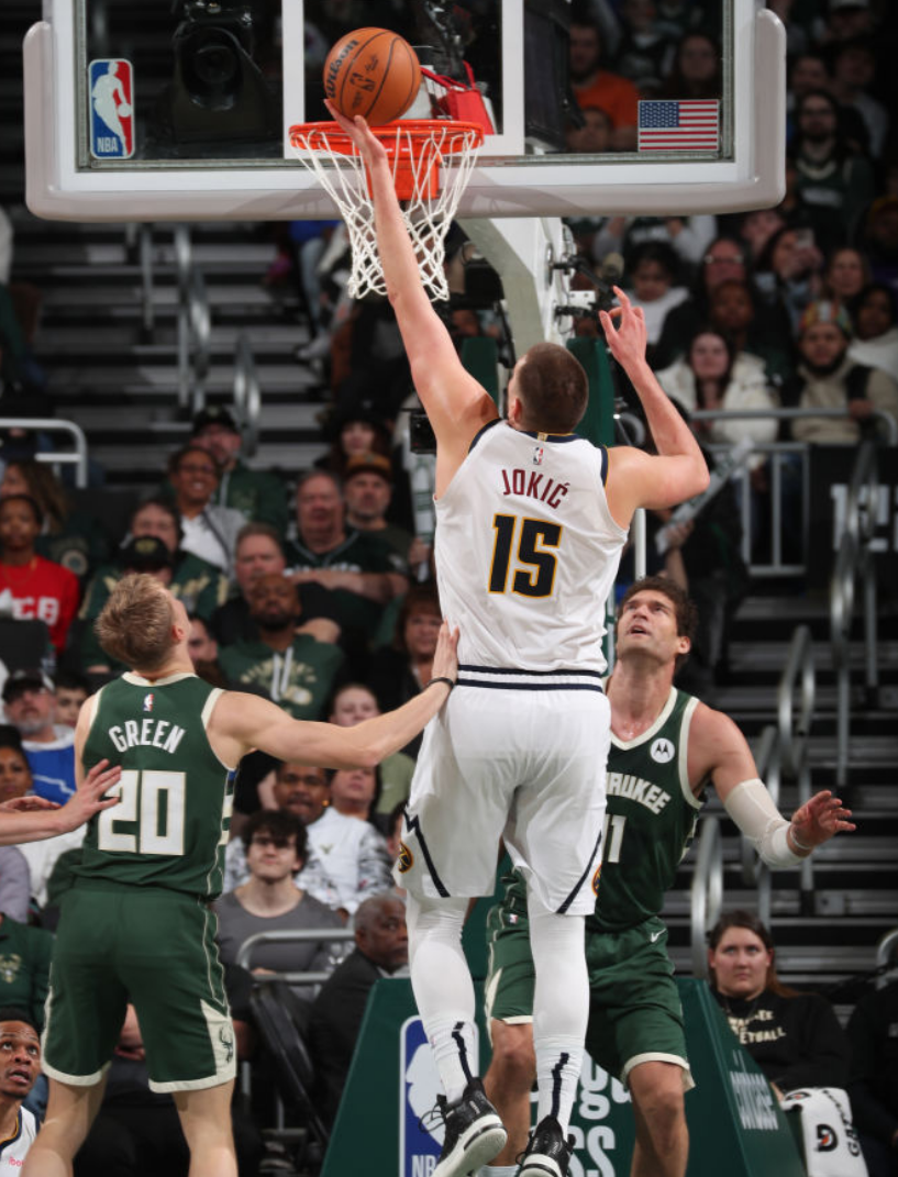 雄鹿不敌开拓者,遭遇三连败的简单介绍 雄鹿不敌开拓者,遭遇三连败的简单介绍