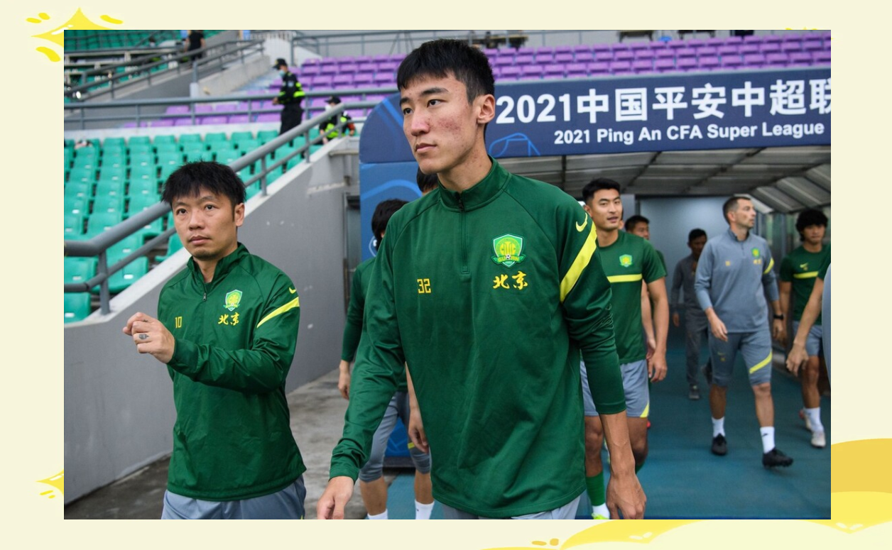 年轻球员崭露头角,为球队赢得胜利 年轻球员崭露头角,为球队赢得胜利