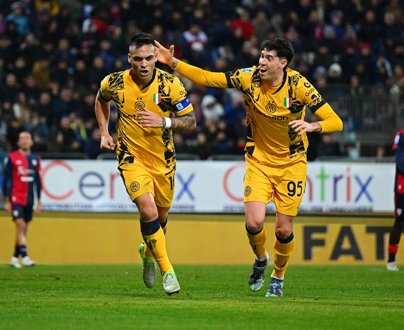 包含卡利亚里客场险胜,关键进球令人惊叹的词条 包含卡利亚里客场险胜,关键进球令人惊叹的词条