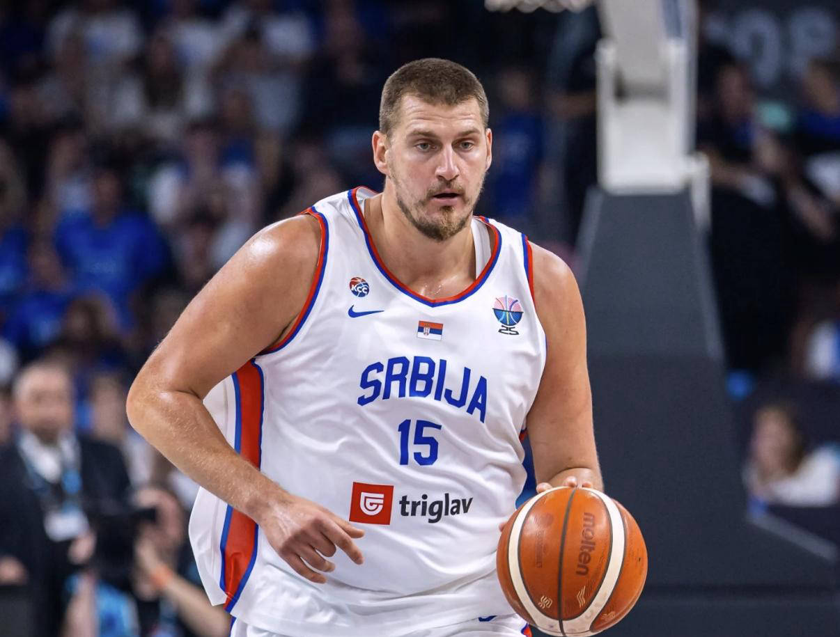 关于德国表现出色,轻松赢得比赛,取得榜首位置的信息 关于德国表现出色,轻松赢得比赛,取得榜首位置的信息