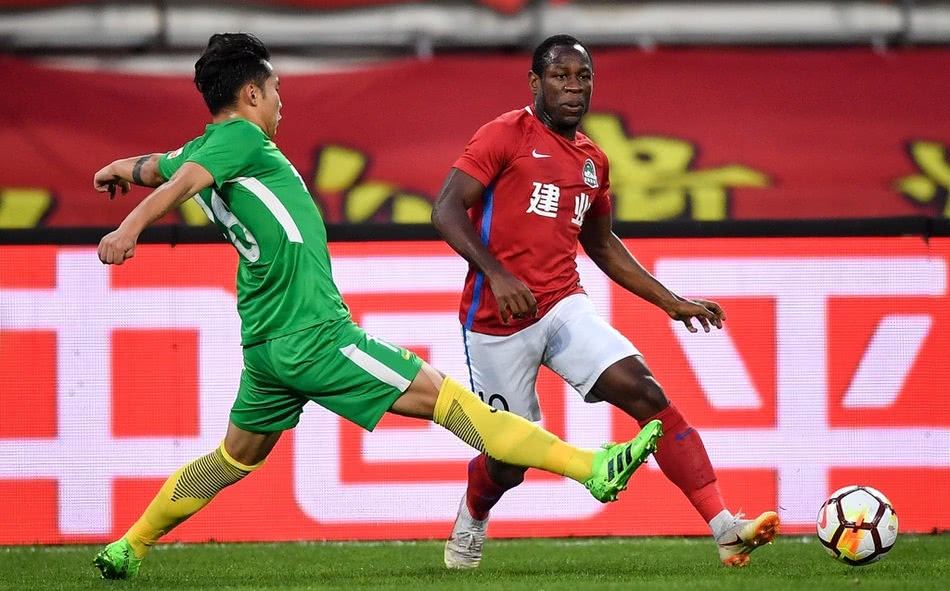 河南建业艰难客场获胜，展现斗志