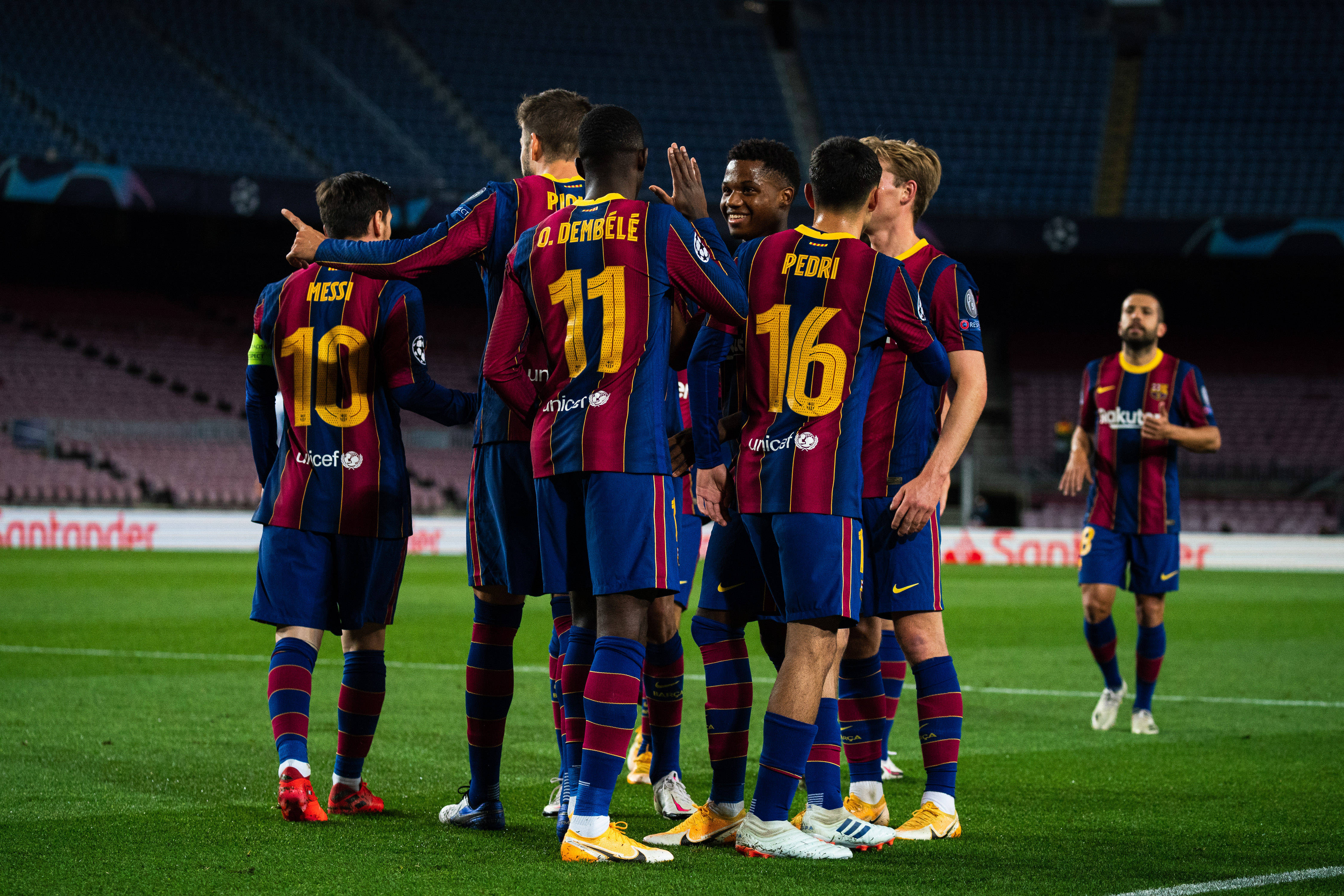 包含巴塞罗那领衔西甲压倒优势夺得联赛冠军的词条 包含巴塞罗那领衔西甲压倒优势夺得联赛冠军的词条