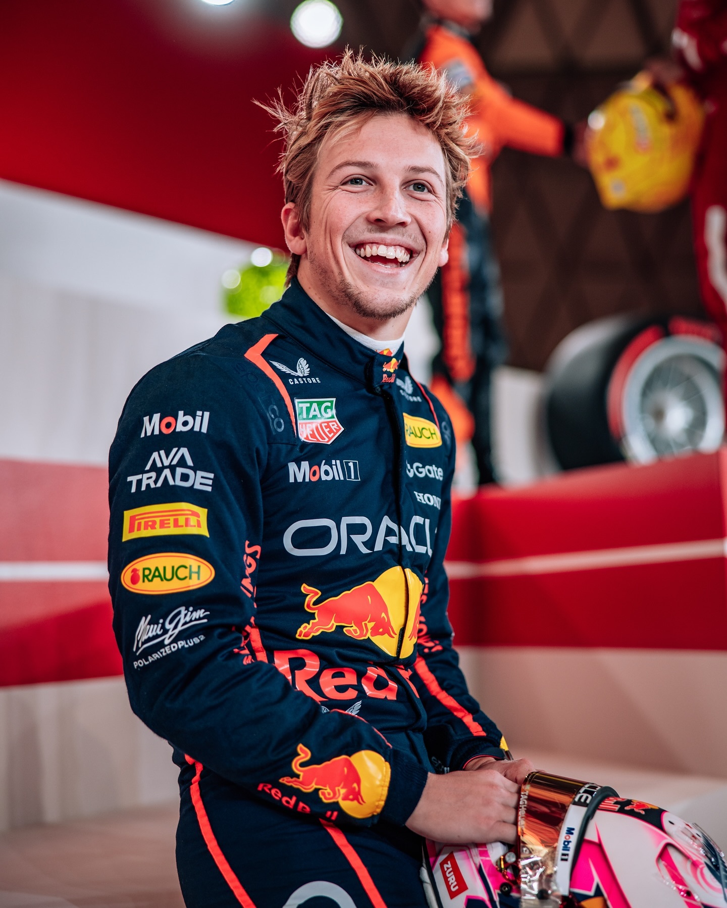 红牛车队碾压红牛二队，阿隆索关键制胜