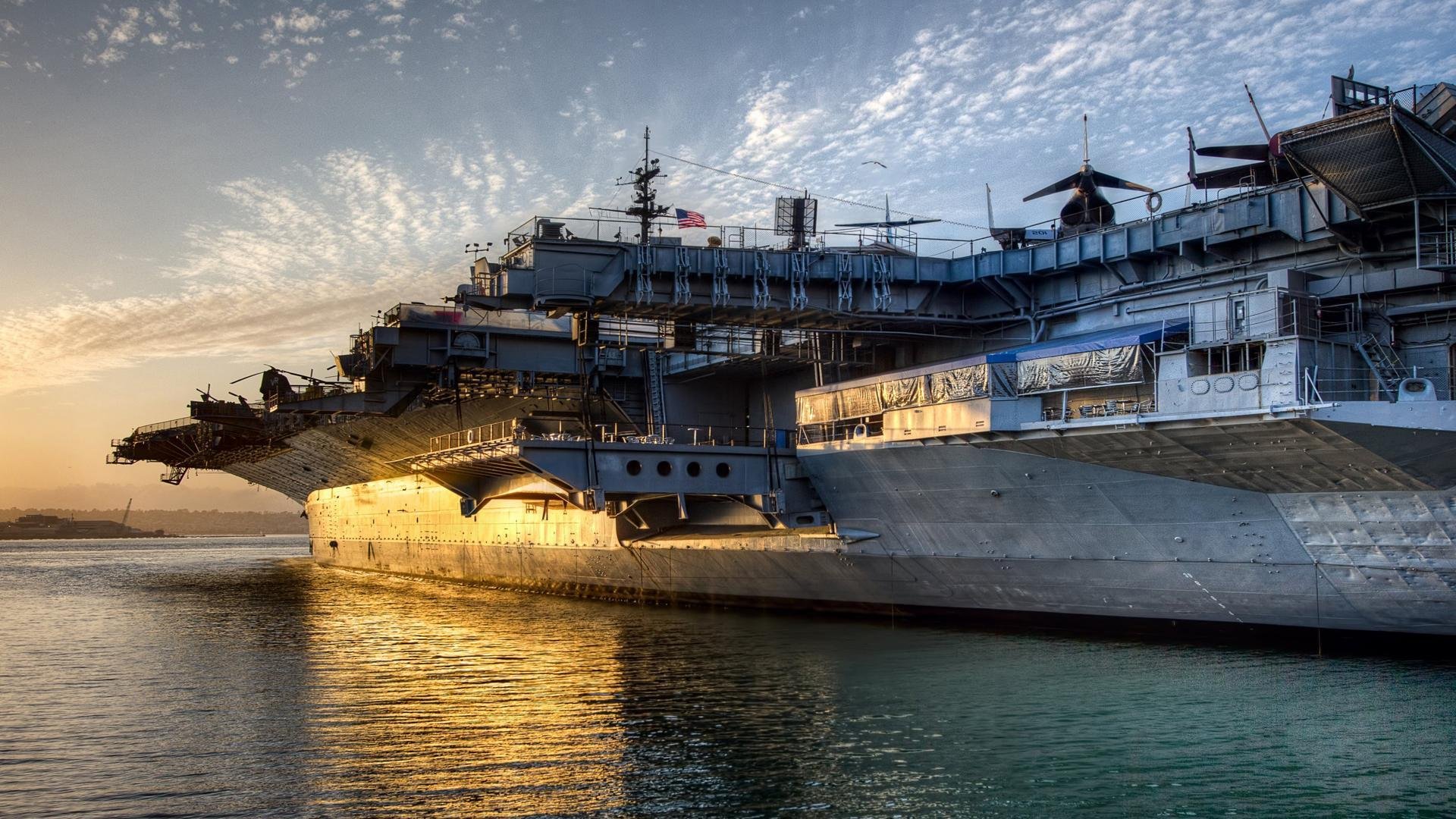 F1摩纳哥街道赛焦点战，喀麦隆新星暴风压制马赛传奇车队