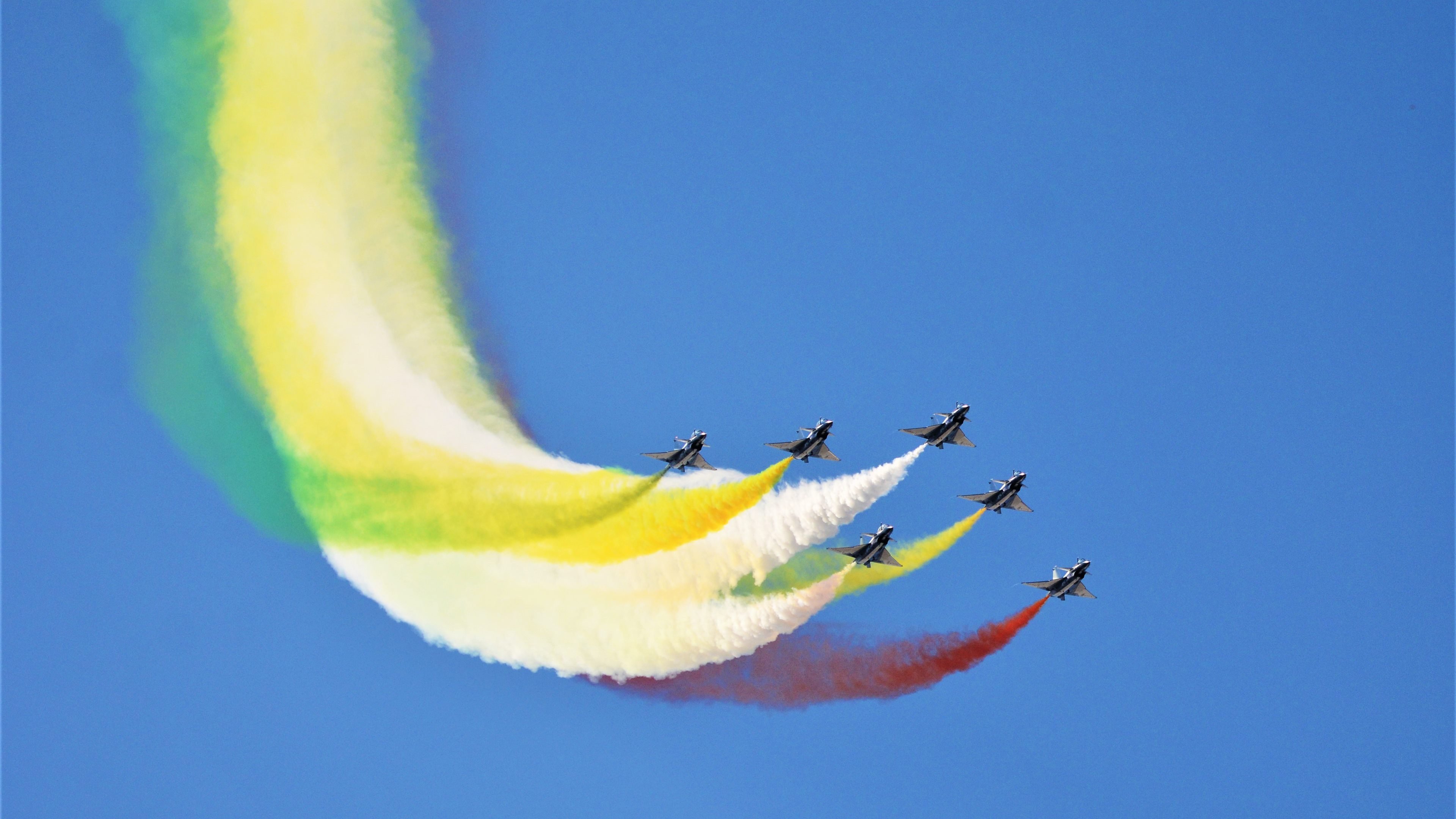 南半球风暴！新西兰鏖战塞维利亚，维尼修斯封神之战