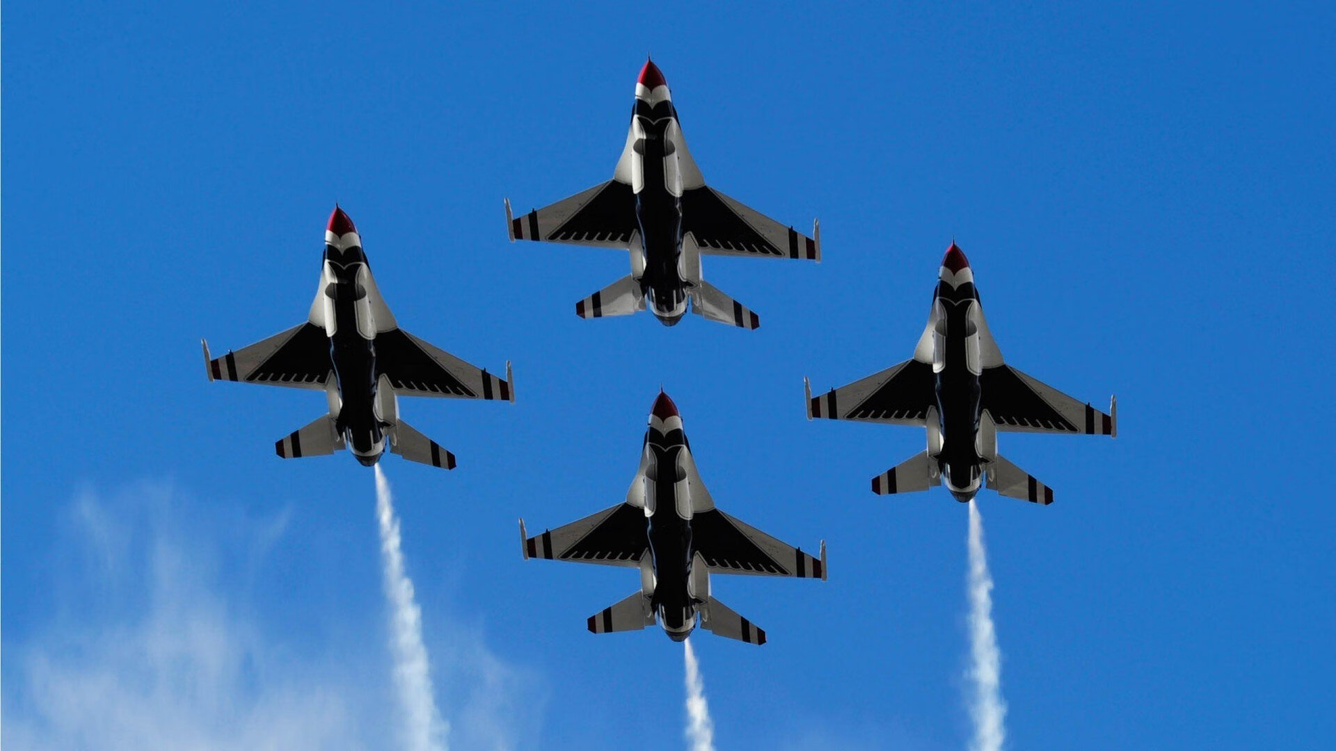 当骑士的铁蹄踏碎汽车城，布伦森在篮球的国家德比中加冕为王